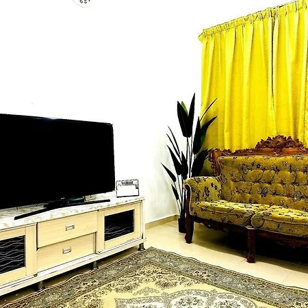 Homestay Aza Tj Kampong Tuan Mandak Exterior photo
